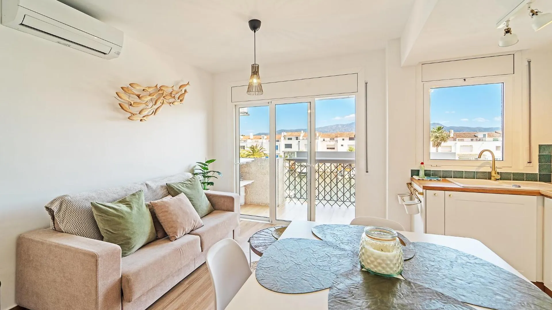 Apartment Welcs Apartamento 143 Emp Con Vistas Al Canal Empuriabrava