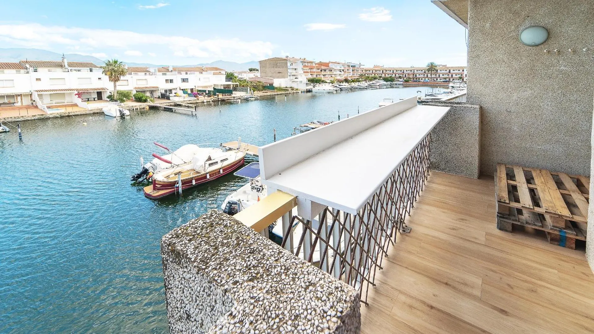 Apartment Welcs Apartamento 143 Emp Con Vistas Al Canal Empuriabrava